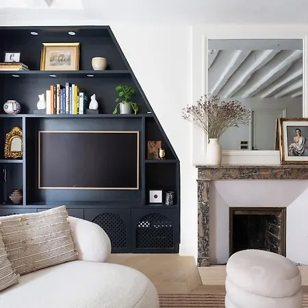 Apartment Style In Saint Germain Des-Pres Paris