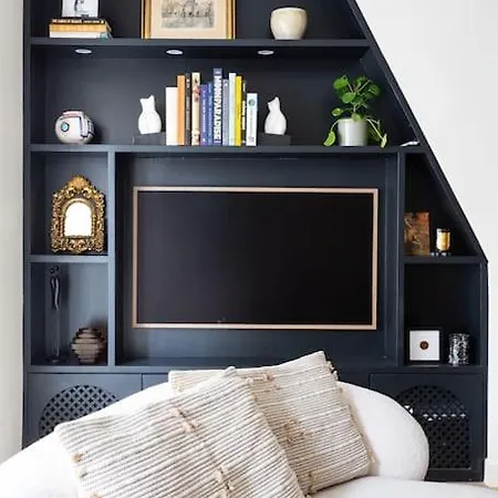 Apartment Style In Saint Germain Des-Pres Paris
